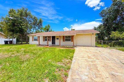 House in Orlando, Florida 3 bedrooms, 130.06 sq.m. № 2237692