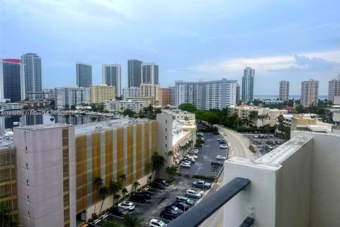 Купить кондоминиум в Халландейл-Бич, Флорида 1 спальня, 85.93м2, № 1974582 - фото 4