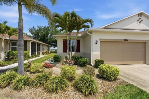 House in Punta Gorda, Florida 3 bedrooms, 135.64 sq.m. № 2195888 - photo 2