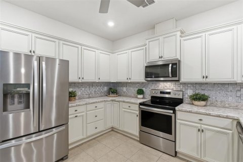 House in Punta Gorda, Florida 3 bedrooms, 135.64 sq.m. № 2195888 - photo 7