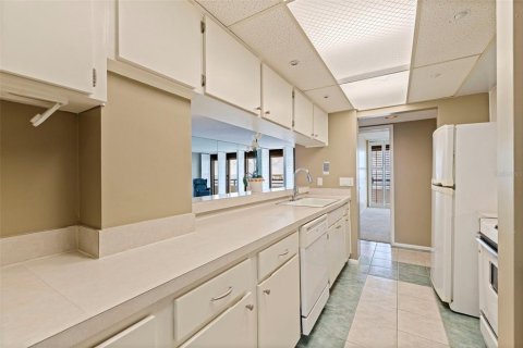 Condo in Tampa, Florida, 2 bedrooms  № 2386678 - photo 10