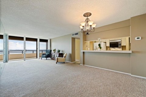 Condo in Tampa, Florida, 2 bedrooms  № 2386678 - photo 3