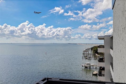 Condo in Tampa, Florida, 2 bedrooms  № 2386678 - photo 26