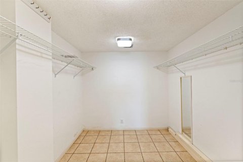 Condo in Tampa, Florida, 2 bedrooms  № 2386678 - photo 22