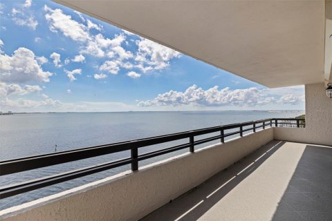 Condo in Tampa, Florida, 2 bedrooms  № 2386678 - photo 2