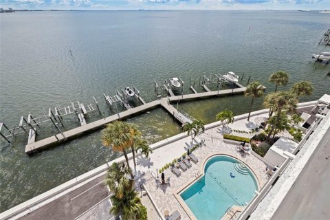 Condo in Tampa, Florida, 2 bedrooms  № 2386678 - photo 25
