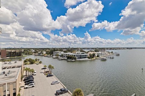 Condo in Tampa, Florida, 2 bedrooms  № 2386678 - photo 14