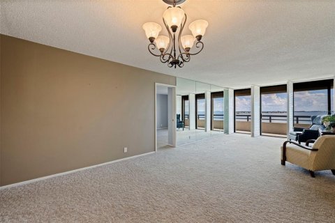 Condo in Tampa, Florida, 2 bedrooms  № 2386678 - photo 6