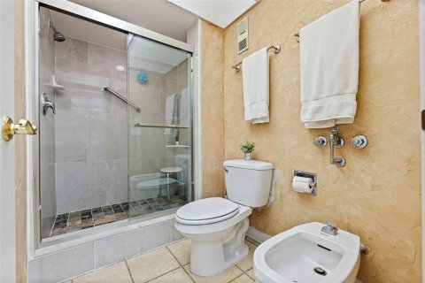 Condo in Tampa, Florida, 2 bedrooms  № 2386678 - photo 24