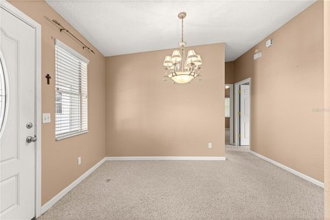 House in The Villages, Florida 2 bedrooms, 115.94 sq.m. № 1827775 - photo 7