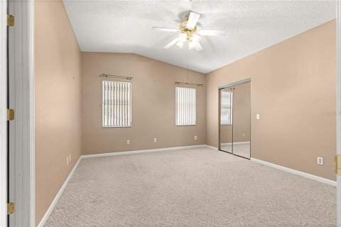 House in The Villages, Florida 2 bedrooms, 115.94 sq.m. № 1827775 - photo 19