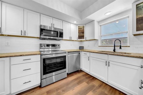 Casa en venta en Saint Petersburg, Florida, 3 dormitorios, 137.12 m2 № 1881131 - foto 13