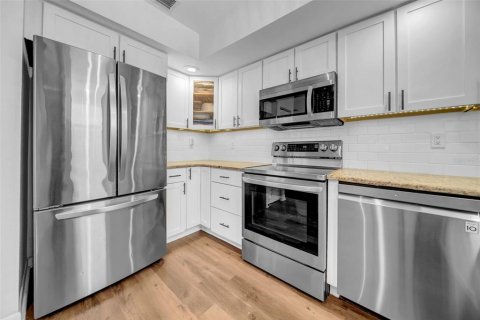 Casa en venta en Saint Petersburg, Florida, 3 dormitorios, 137.12 m2 № 1881131 - foto 17