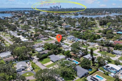 Casa en venta en Saint Petersburg, Florida, 3 dormitorios, 137.12 m2 № 1881131 - foto 3