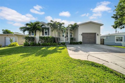 Casa en venta en Saint Petersburg, Florida, 3 dormitorios, 137.12 m2 № 1881131 - foto 4