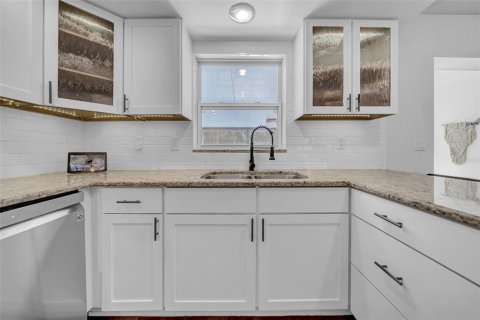 Casa en venta en Saint Petersburg, Florida, 3 dormitorios, 137.12 m2 № 1881131 - foto 15