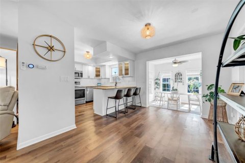 Casa en venta en Saint Petersburg, Florida, 3 dormitorios, 137.12 m2 № 1881131 - foto 10