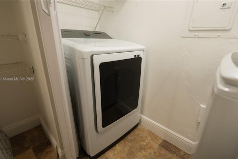 Condo in Miramar, Florida, 3 bedrooms  № 1920478 - photo 12