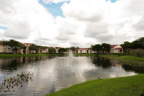 Condo in Miramar, Florida, 3 bedrooms  № 1920478 - photo 2