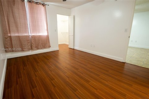 Condo in Miramar, Florida, 3 bedrooms  № 1920478 - photo 20