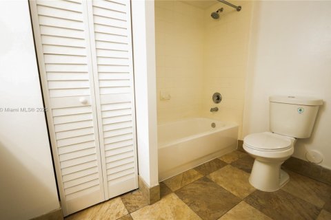 Condo in Miramar, Florida, 3 bedrooms  № 1920478 - photo 21