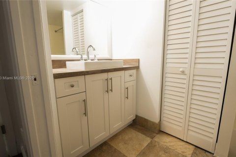 Condo in Miramar, Florida, 3 bedrooms  № 1920478 - photo 22