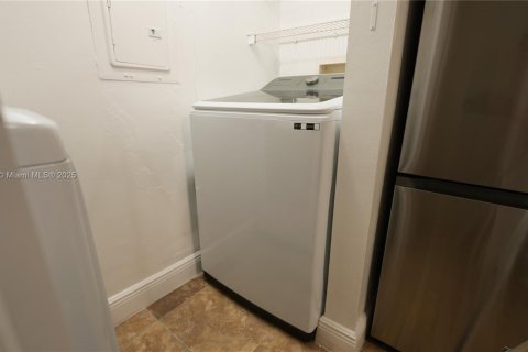 Condo in Miramar, Florida, 3 bedrooms  № 1920478 - photo 11