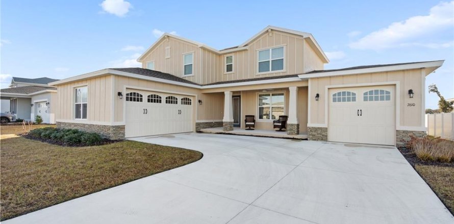 House in Ocala, Florida 4 bedrooms, 416.39 sq.m. № 2150367
