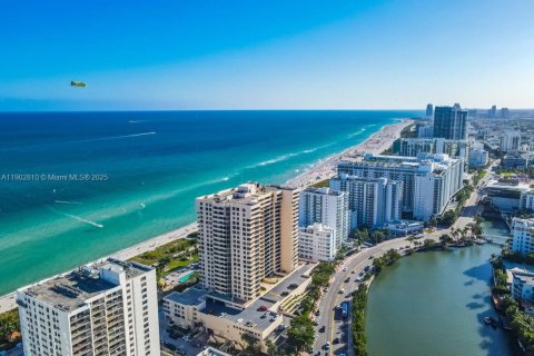 Copropriété à vendre à Miami Beach, Floride: 1 chambre, 74.14 m2 № 2016763 - photo 10