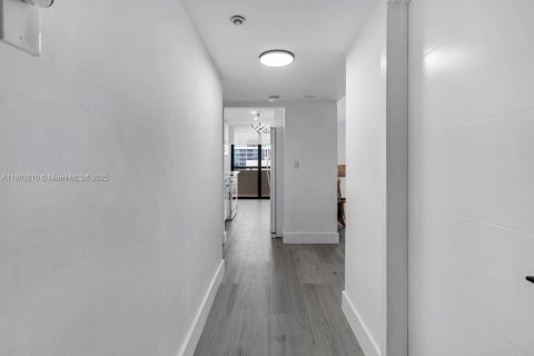 Copropriété à vendre à Miami Beach, Floride: 1 chambre, 74.14 m2 № 2016763 - photo 12