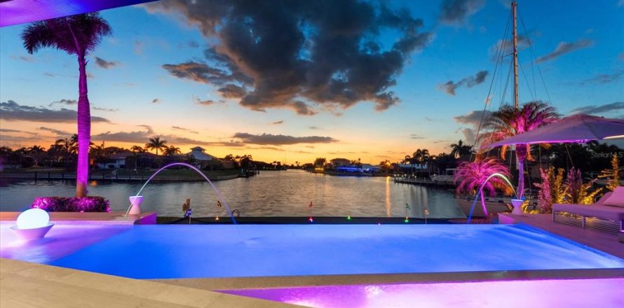 Villa ou maison à Punta Gorda, Floride 3 chambres, 238.29 m2 № 2350332