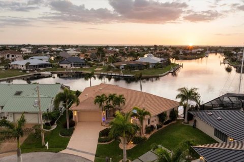 Villa ou maison à vendre à Punta Gorda, Floride: 3 chambres, 238.29 m2 № 2350332 - photo 8
