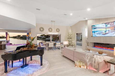 Villa ou maison à vendre à Punta Gorda, Floride: 3 chambres, 238.29 m2 № 2350332 - photo 4