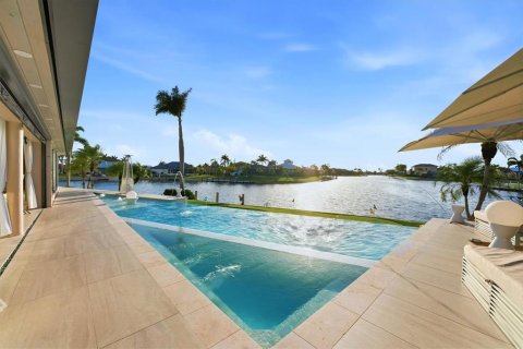 Villa ou maison à vendre à Punta Gorda, Floride: 3 chambres, 238.29 m2 № 2350332 - photo 14