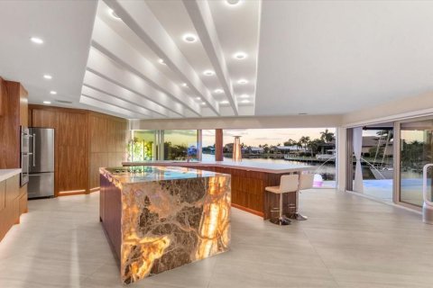 Villa ou maison à vendre à Punta Gorda, Floride: 3 chambres, 238.29 m2 № 2350332 - photo 3
