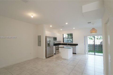 Townhouse in Homestead, Florida 3 bedrooms, 123.19 sq.m. № 1714724 - photo 8
