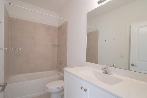 Townhouse in Homestead, Florida 3 bedrooms, 123.19 sq.m. № 1714724 - photo 11