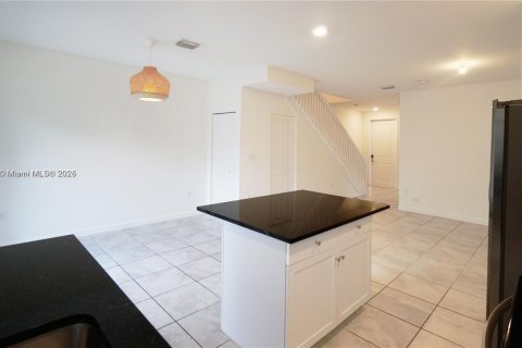 Townhouse in Homestead, Florida 3 bedrooms, 123.19 sq.m. № 1714724 - photo 6