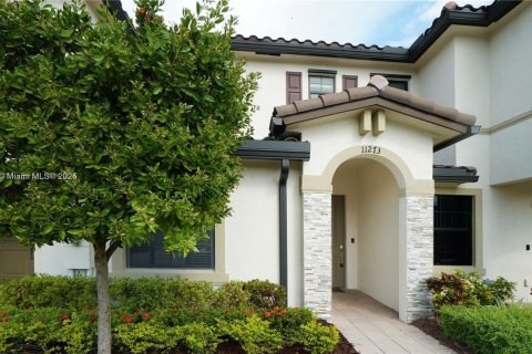 Townhouse in Homestead, Florida 3 bedrooms, 123.19 sq.m. № 1714724 - photo 2