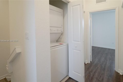 Townhouse in Homestead, Florida 3 bedrooms, 123.19 sq.m. № 1714724 - photo 15