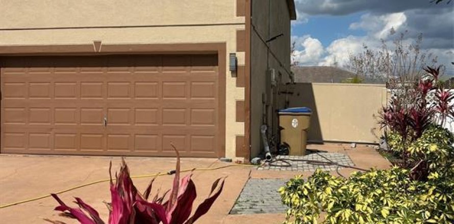 House in Kissimmee, Florida 4 bedrooms, 264.21 sq.m. № 1541156