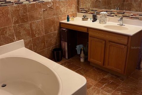 House in Kissimmee, Florida 4 bedrooms, 264.21 sq.m. № 1541156 - photo 20