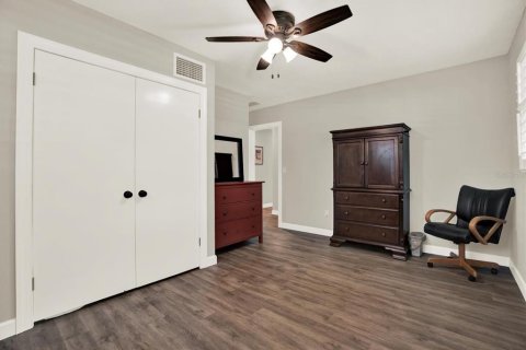 House in Clearwater, Florida 4 bedrooms, 204.38 sq.m. № 1821415 - photo 23