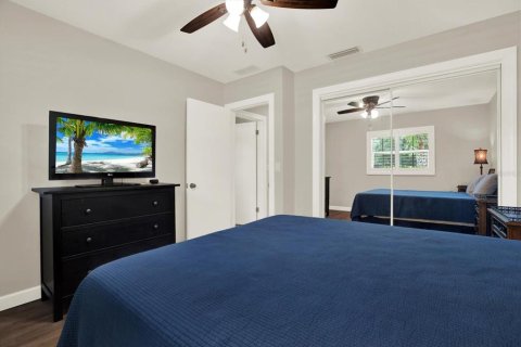 House in Clearwater, Florida 4 bedrooms, 204.38 sq.m. № 1821415 - photo 20
