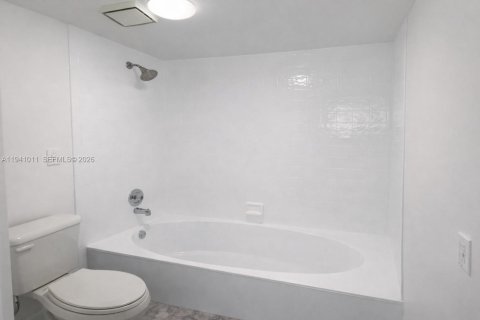 Copropriété à louer à Aventura, Floride: 3 chambres, 116.13 m2 № 1999001 - photo 11