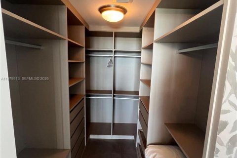 Condominio en venta en Bay Harbor Islands, Florida, 4 dormitorios, 243.4 m2 № 2046179 - foto 21