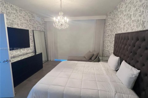 Condominio en venta en Bay Harbor Islands, Florida, 4 dormitorios, 243.4 m2 № 2046179 - foto 15