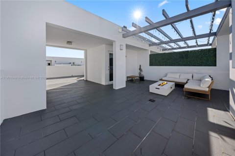 Touwnhouse à vendre à Doral, Floride: 4 chambres, 216.93 m2 № 2081759 - photo 29