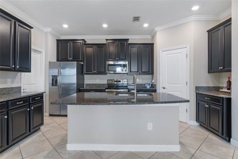 House in Wesley Chapel, Florida 4 bedrooms, 191.47 sq.m. № 1725401 - photo 2