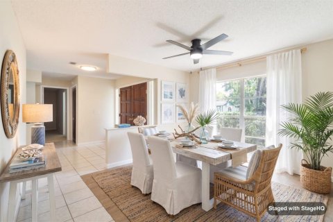 House in Land O' Lakes, Florida 4 bedrooms, 147.34 sq.m. № 2235463 - photo 8